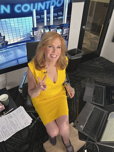 Liz Claman (@clamancountdown) • Instagram photos and videos